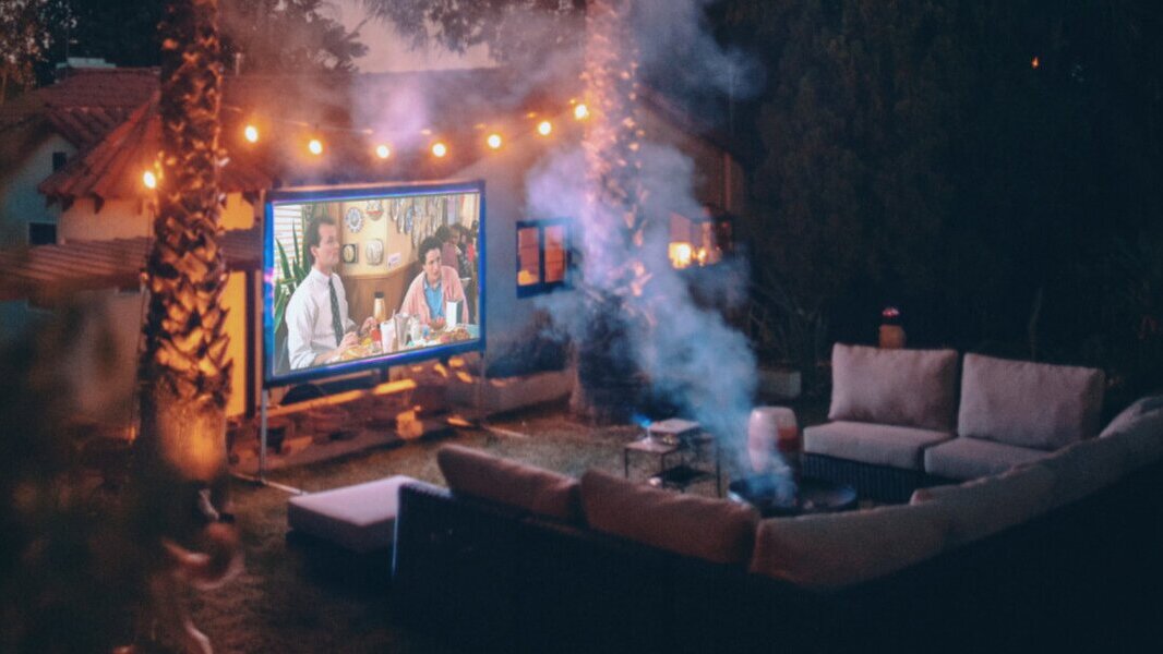 【Home Renovation Insights】TV or Projector? Which is the Righ